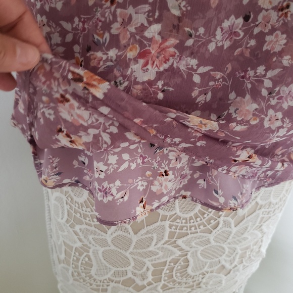 Floral Sleeveless Blouse - Picture 5 of 5